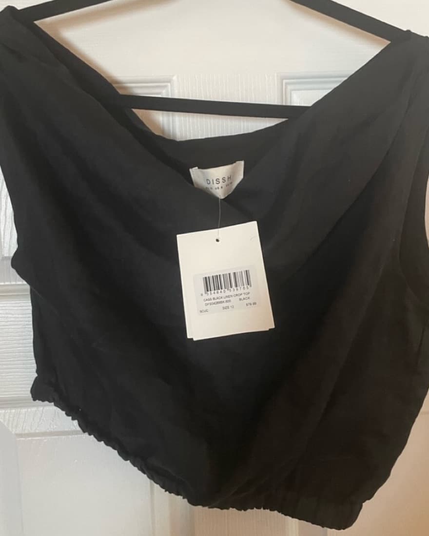 Chic One-Shoulder Black Crop Top - Image 3