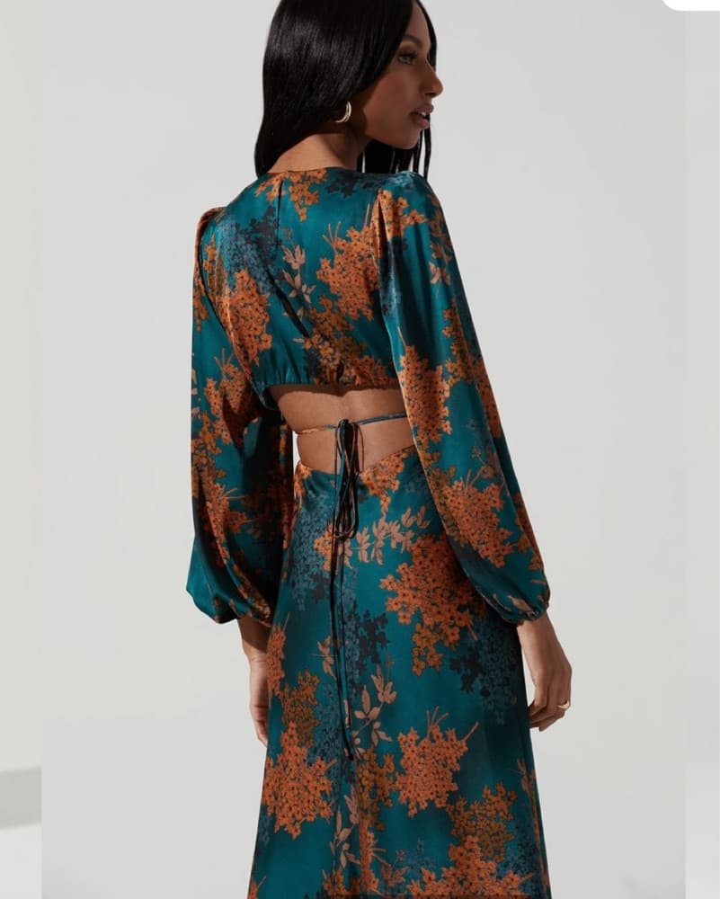 ASTR Long Sleeve Dress - Image 3