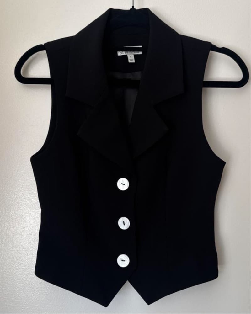 L’Academie Crepe Vest Top - Image 3