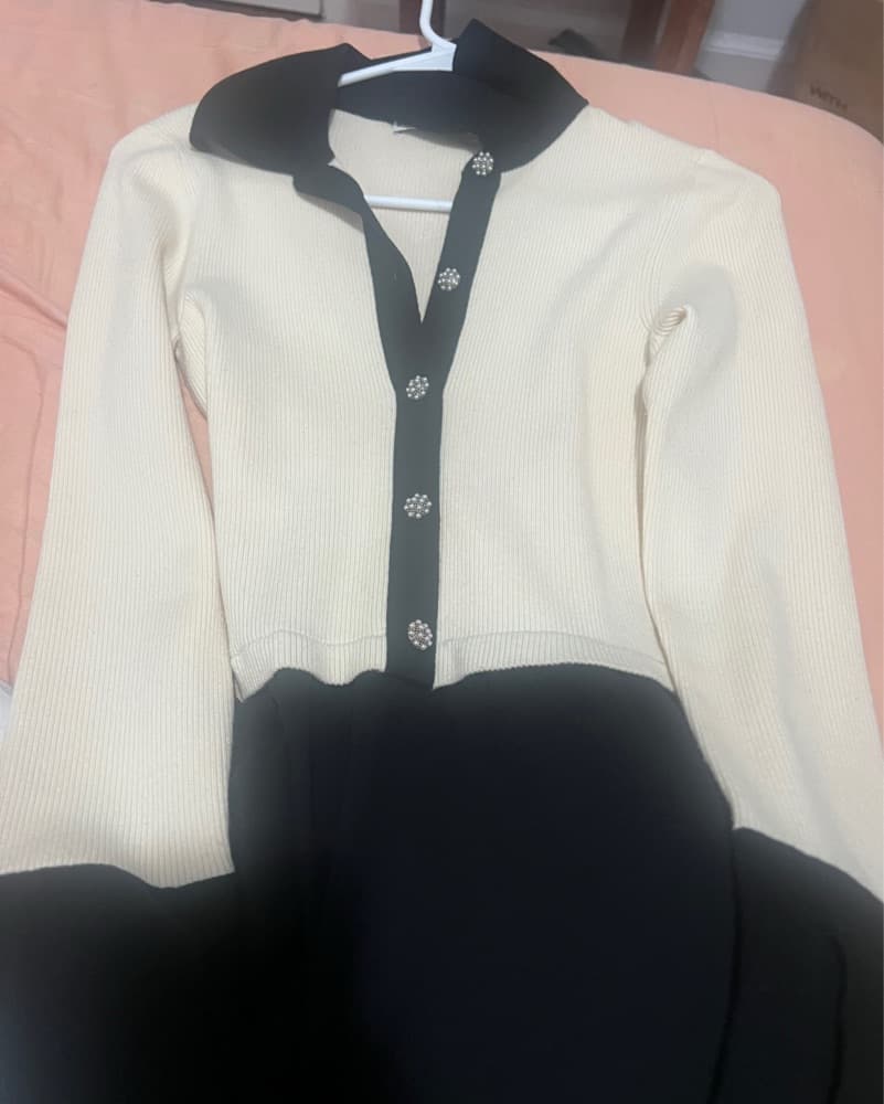 Alice + Olivia Shell And Black Dress - Image 2