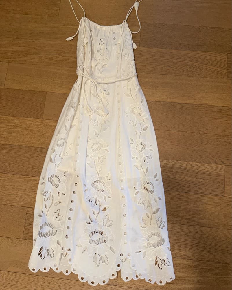Elegant Embroidered White Midi Dress - Image 4