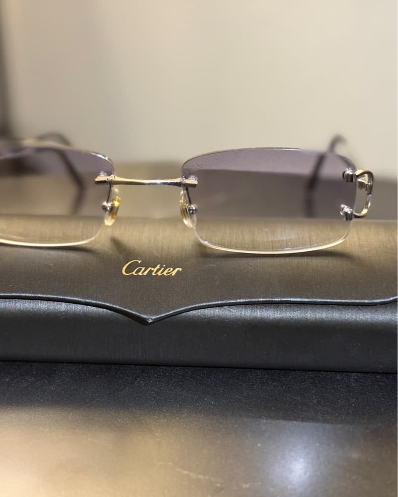 Elegant Cartier Rimless Eyeglasses - Image 2