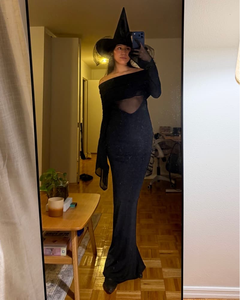 Elegant Black Off-Shoulder Gown - Image 3