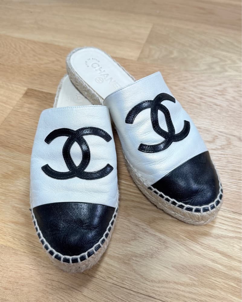 Chanel Iridescent Goatskin CC Espadrille - Image 1