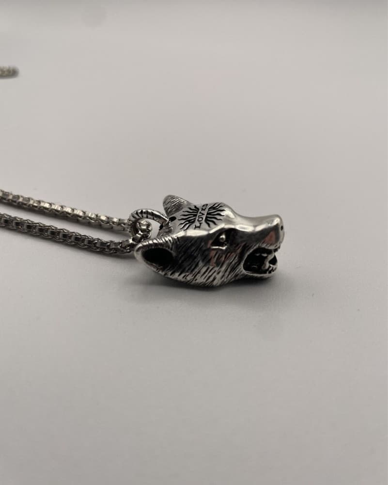 GUCCI Wolf Necklace - Image 3