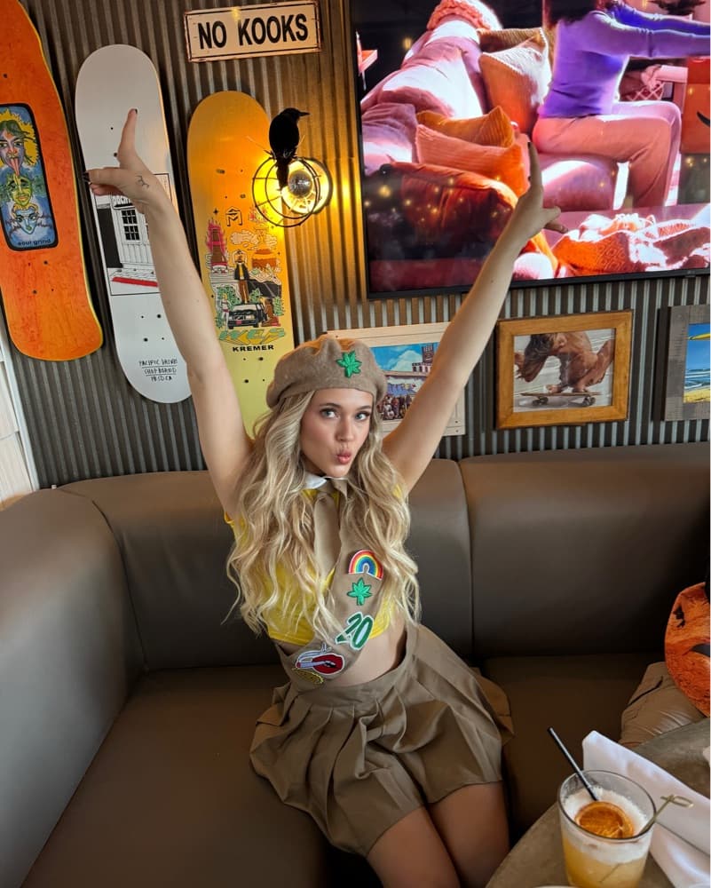 Retro Chic Girl Scout Costume Outfit - Image 3