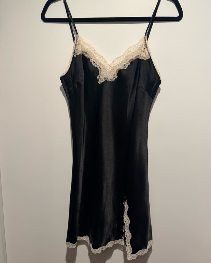Vintage VS Lace Silk Dreas  - Image 5