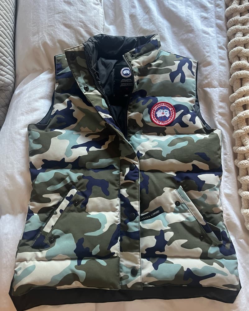 Canada Goose Printed Down Vest - Image 2