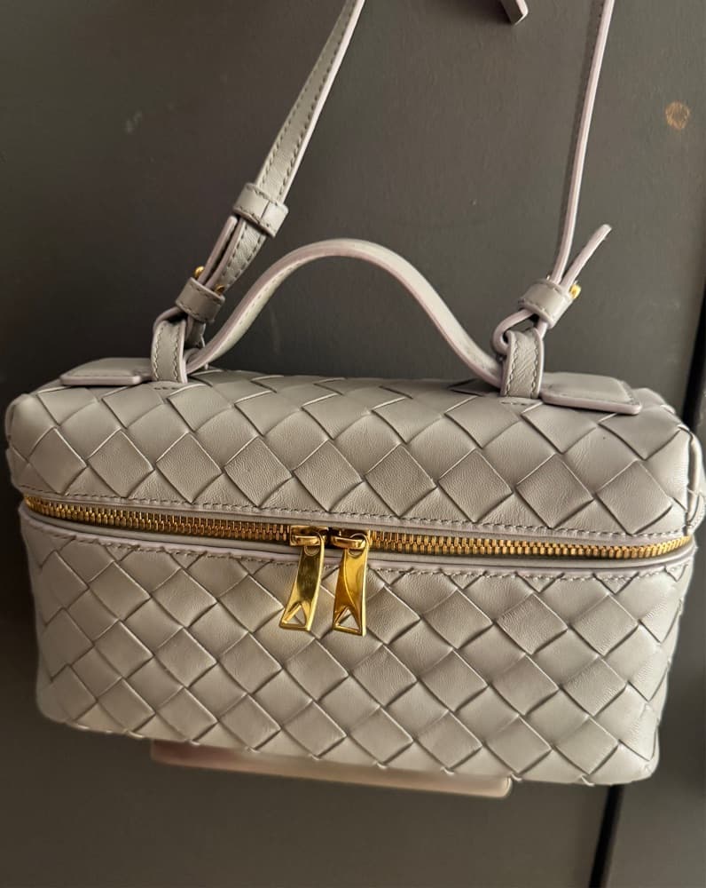 Elegant Grey Quilted Crossbody Bag - Image 3