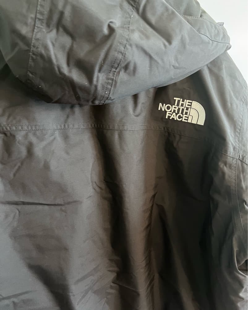 Versatile The North Face Parka - Image 4