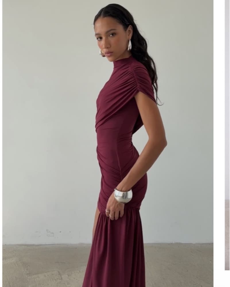 De La Vali Dress In Burgundy  - Image 2