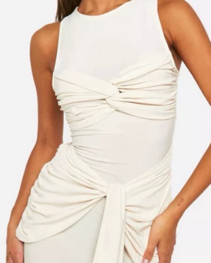 Boohoo Ruched Twist Maxi Dress  - Image 4