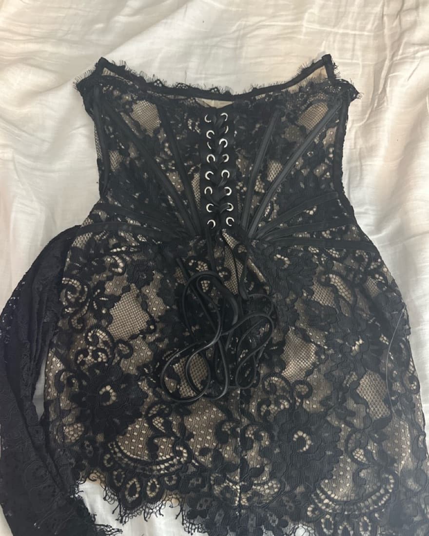BLACK LACE CORSET DRAPED MINI DRESS - Image 3