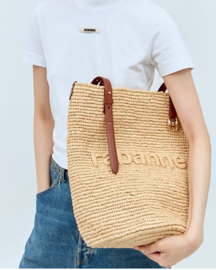 Rabanne beige raffia logo tote bag - Image 3