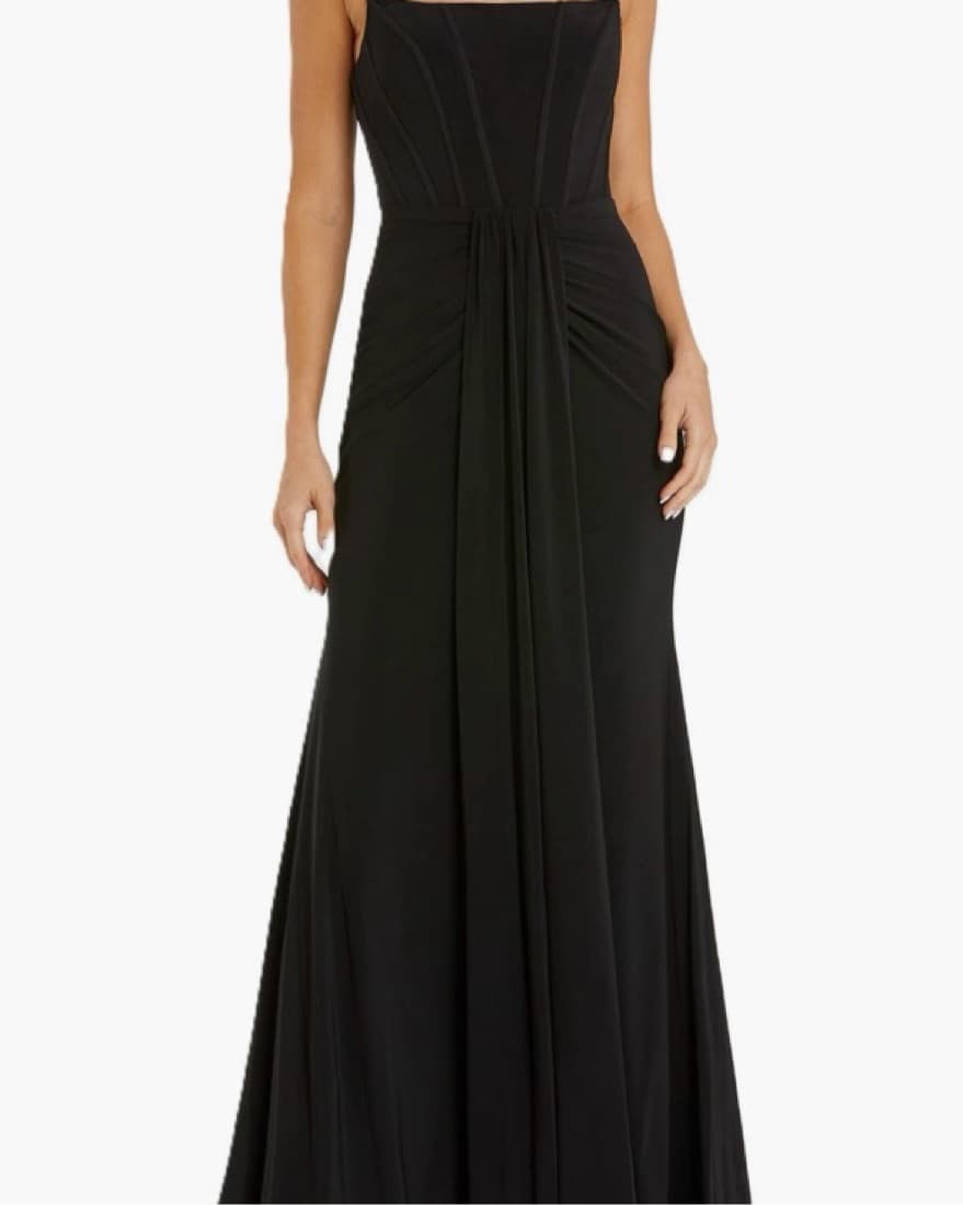 Elegant Black Formal Gown - Image 1