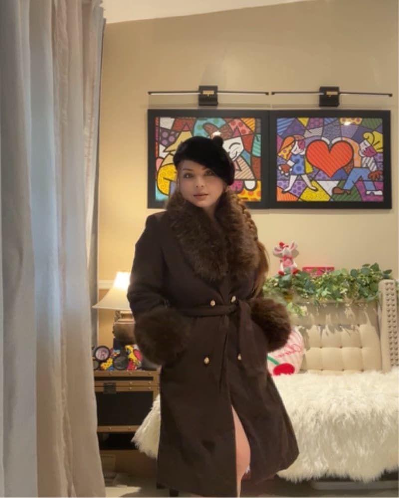 Chic Faux Fur Trimmed Coat - Image 2
