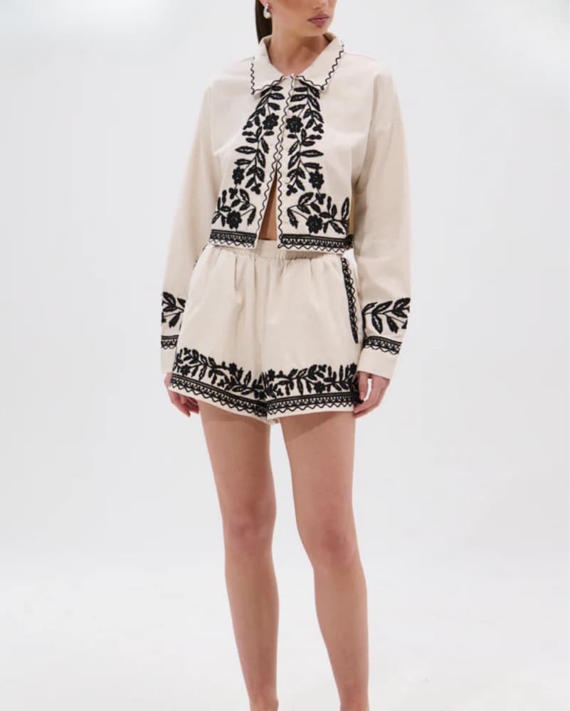Black and White Floral Set - Image 2
