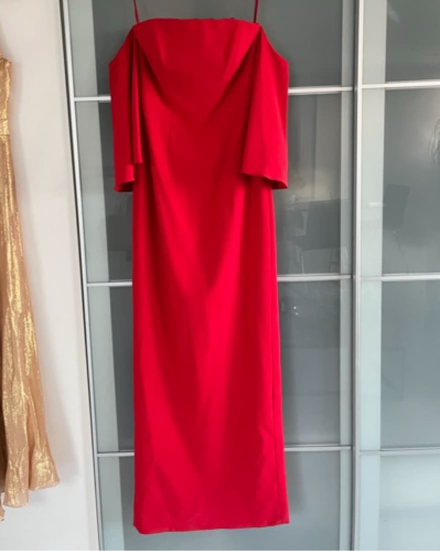 Red Dress Black Tie - Image 3