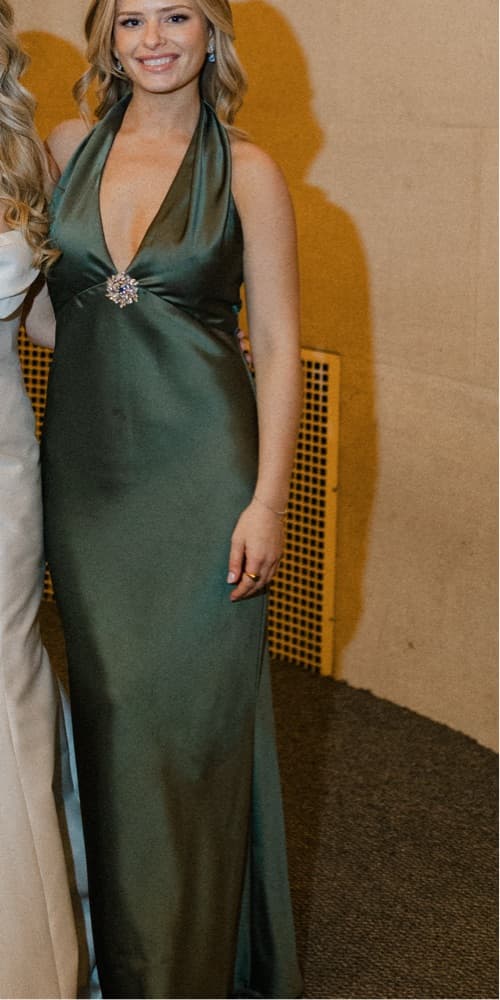Elegant Green Gown with Crystal Embellishment - Image 1