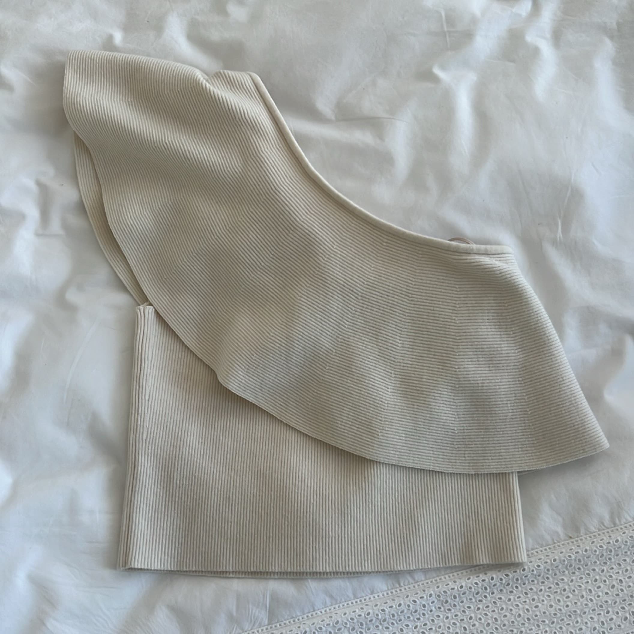 Aritzia Ruffled Off The Shoulder Top - Image 2