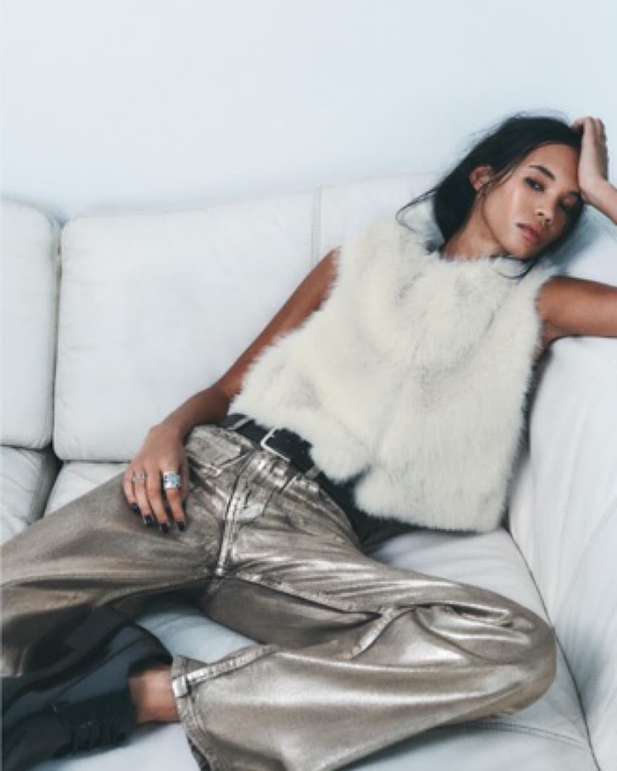Cream/White Faux Fur Vest - Image 3
