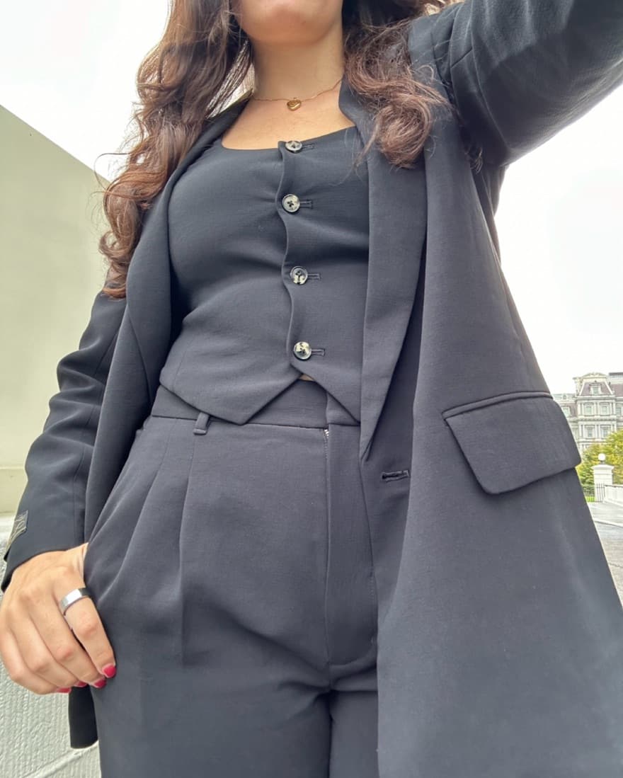 Aritzia Professional Businesss Set  - Image 3