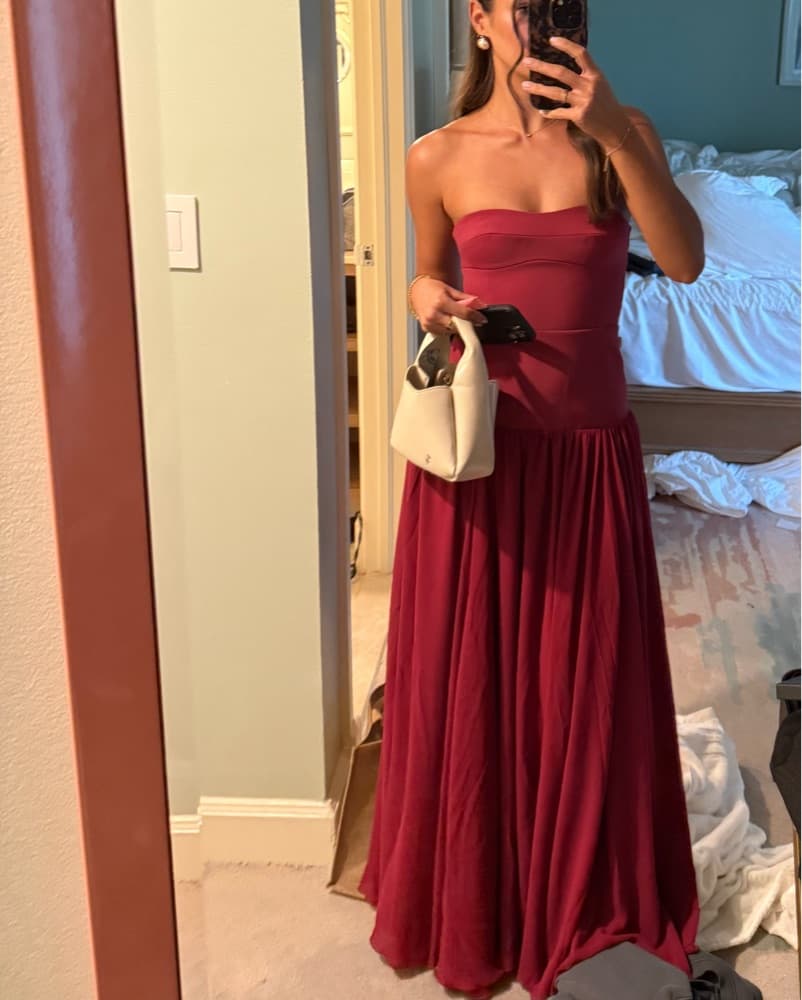 Elegant Strapless Burgundy Gown - Image 3
