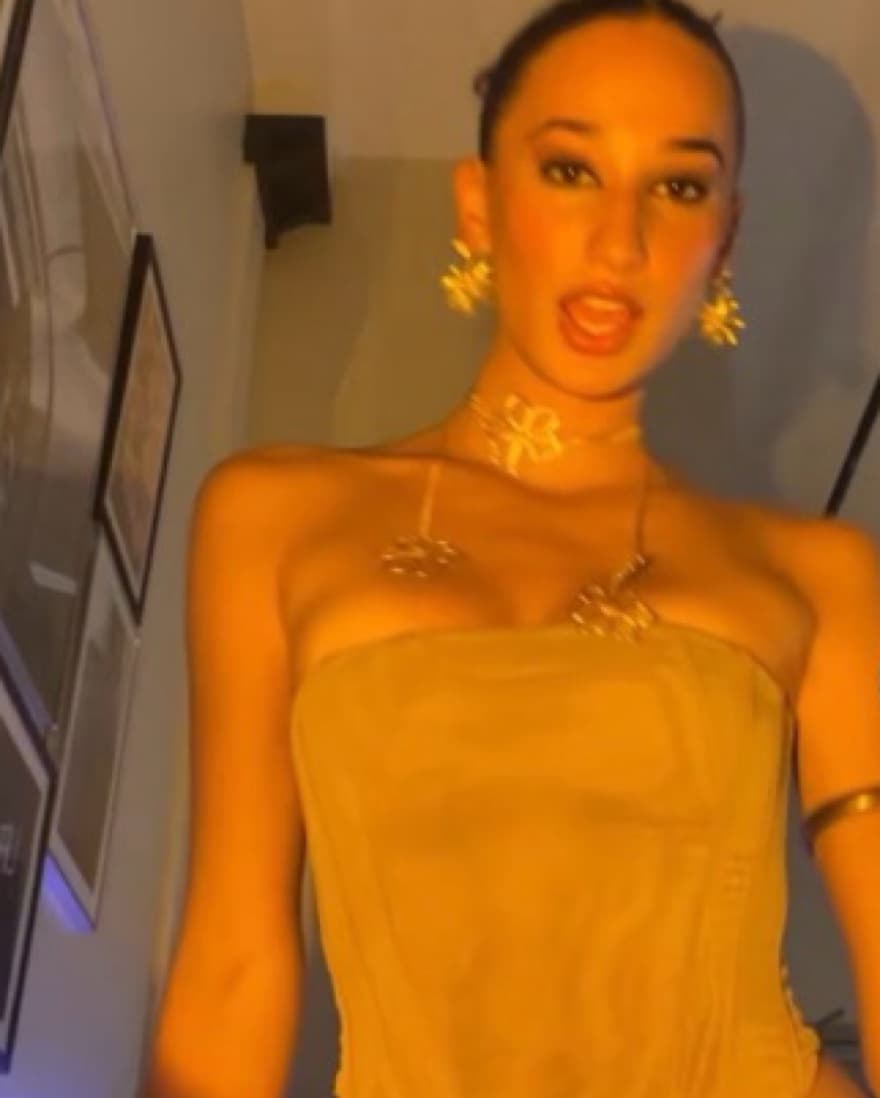 Zara long gold floral necklace - Image 3
