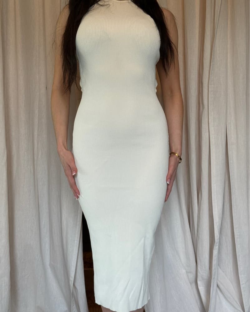 Line and Dot Theo Sleeveless Midi Dress - Image 3