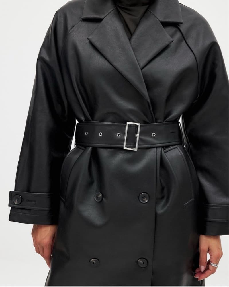 Long Black Belted Leather Trenchcoat - Image 4