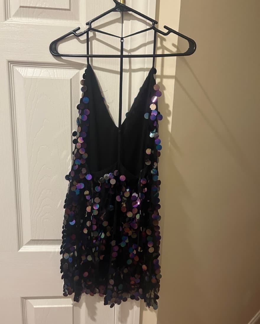 Sequin Party Dress With Open Back - Image 4