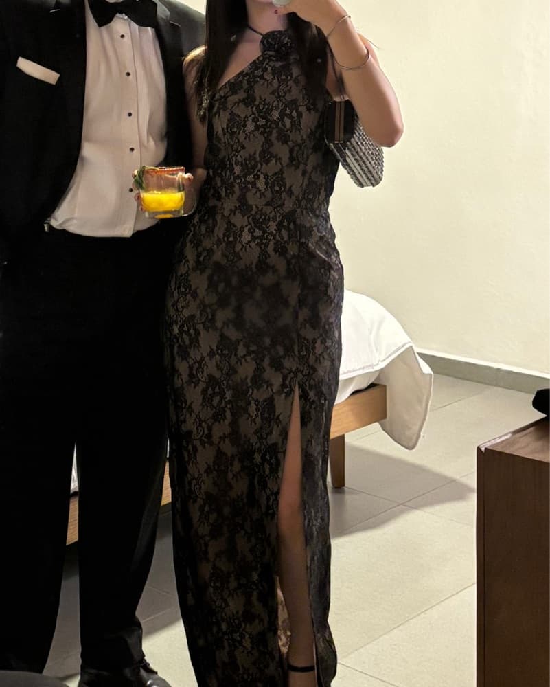 Elegant Lace Gown with Thigh-High Slit - Image 3