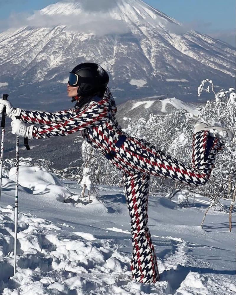PERFECT MOMENT Vibrant Ski Chic Outfit - Image 1