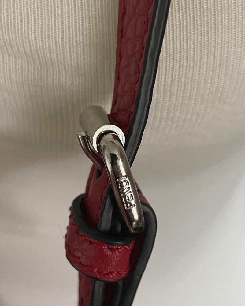 Chic Fendi Selleria Red Leather Crossbody Bag - Image 3