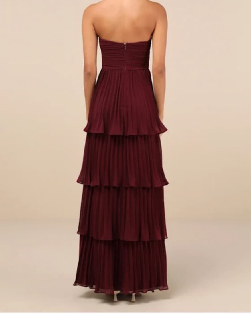 Elegant Burgundy Tiered Maxi Dress - Image 3