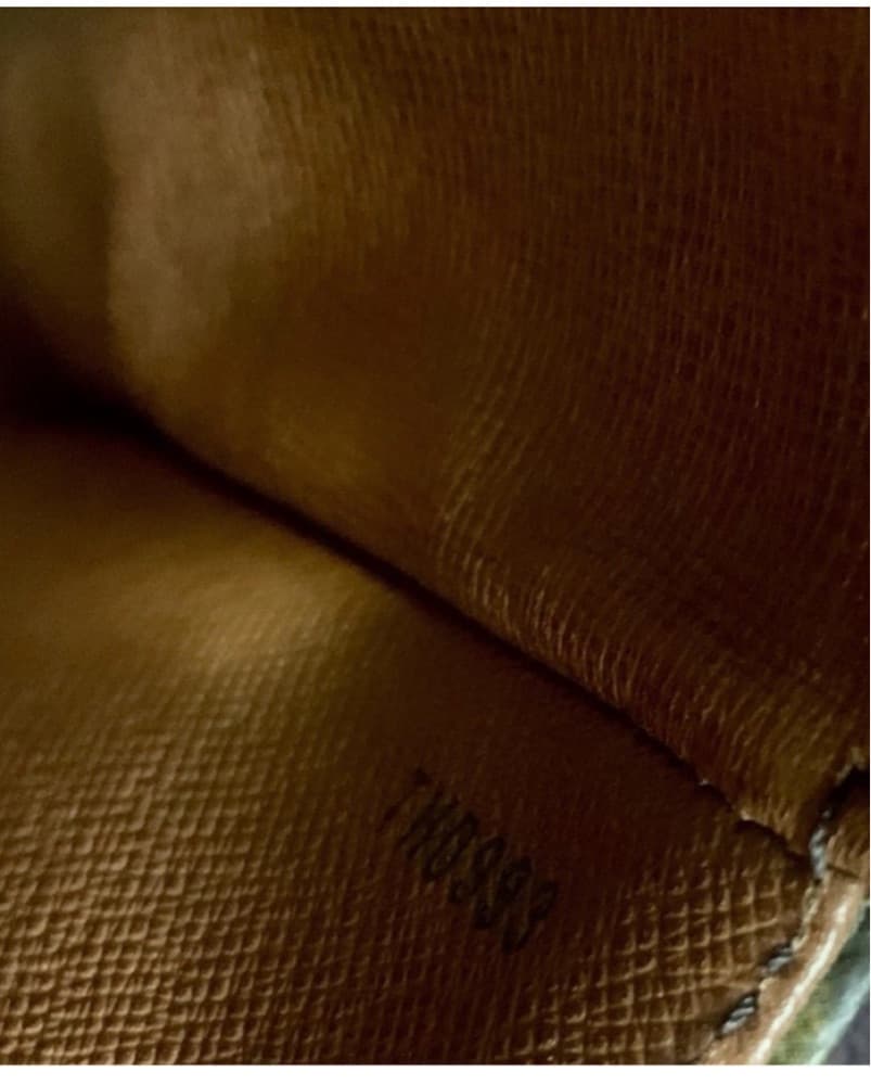  Louis Vuitton St. Cloud Crossbody Bag - Image 3