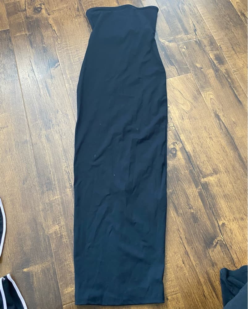 Elegant Black Maxi Dress - Image 2
