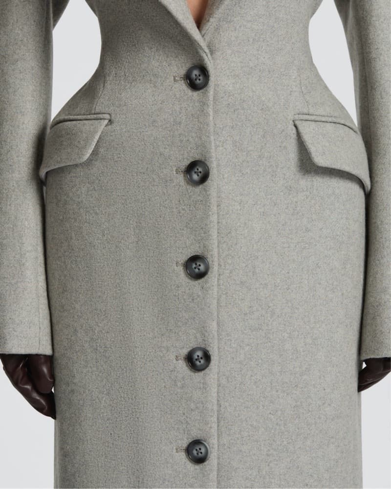 Tailored Gray Wool Coat with Sleek Design - Image 4