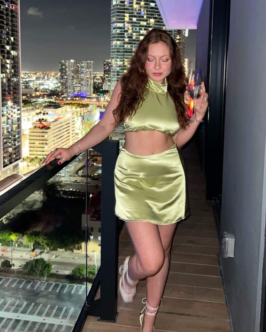 Green Silk Revolve Set - Image 2