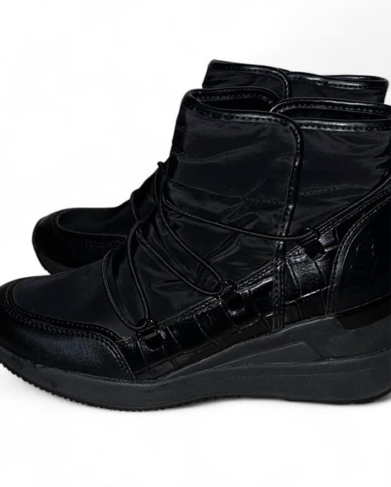 Micheal Kors Boots - Image 3