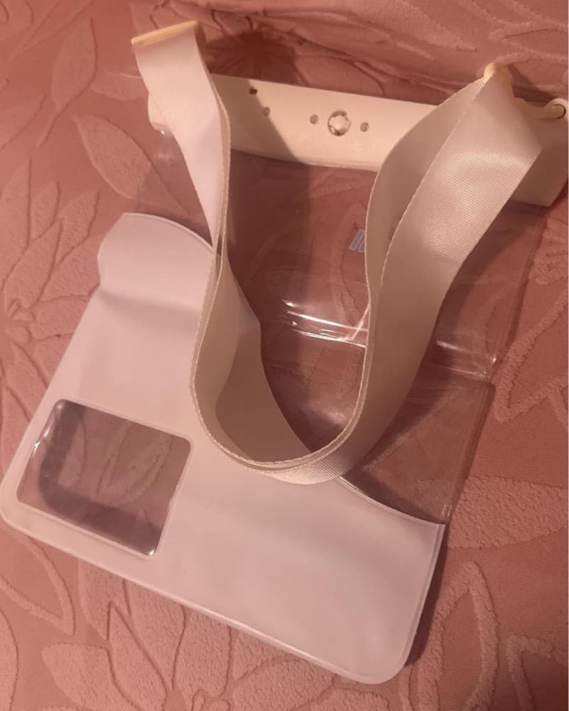 Waterproof Touchscreen Bag  - Image 4
