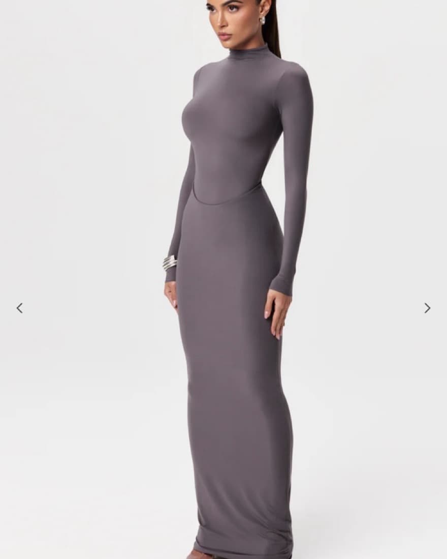 Sleek and Sophisticated Maxi Dress - Image 2