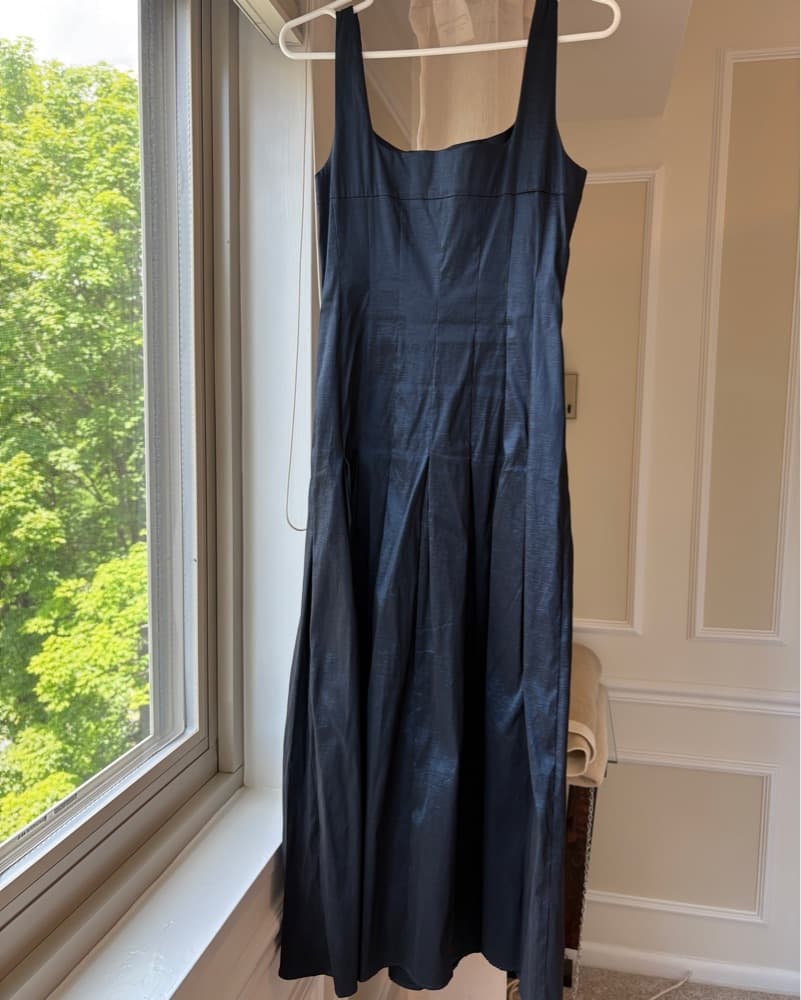 Shiny blue formal gown - Image 2