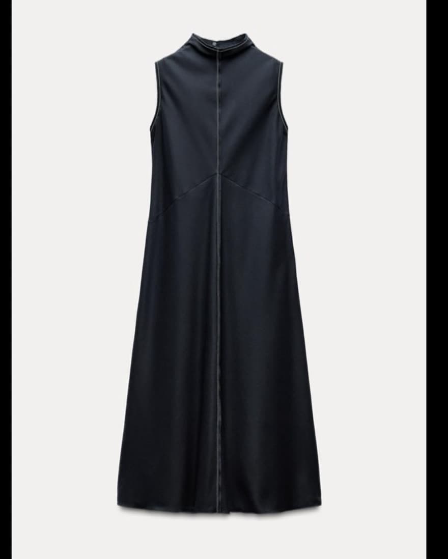Sophisticated Black Maxi Dress - Image 5