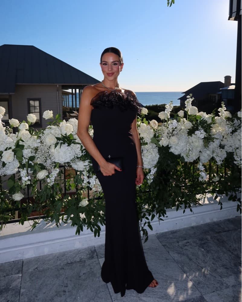 Elegant Strapless Black Gown - Image 1