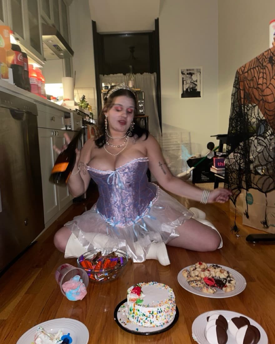 Elegant Lavender Corset — Fits Big 🍒!  - Image 3