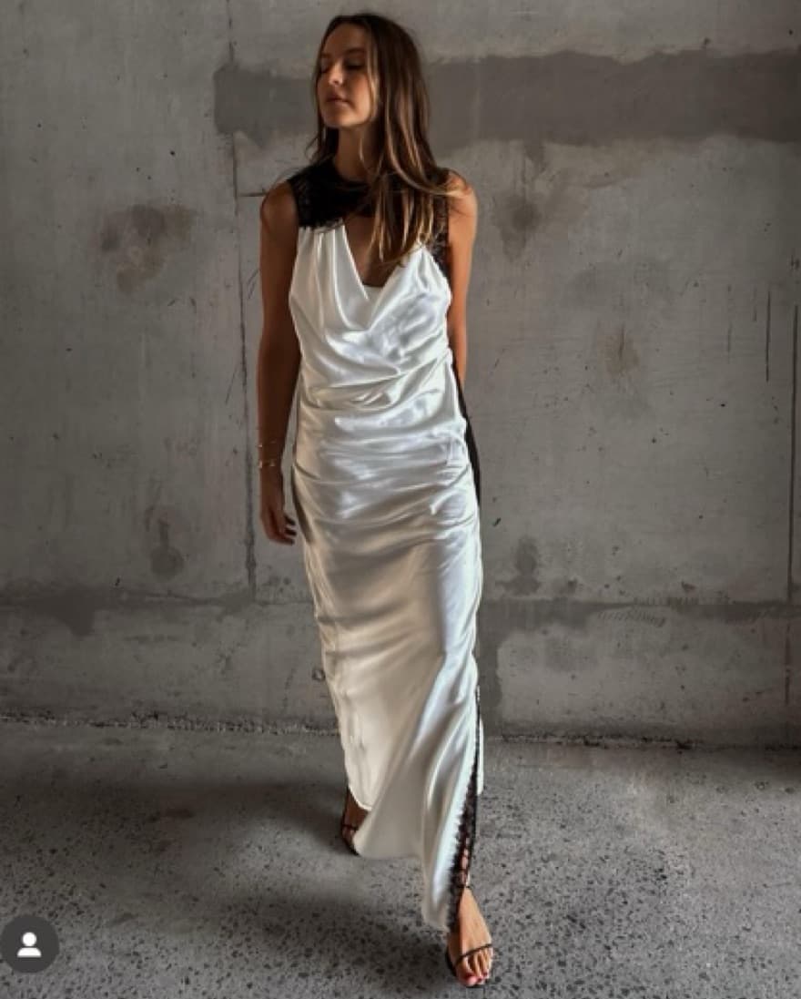 Vea Gown in Ivory - Image 3