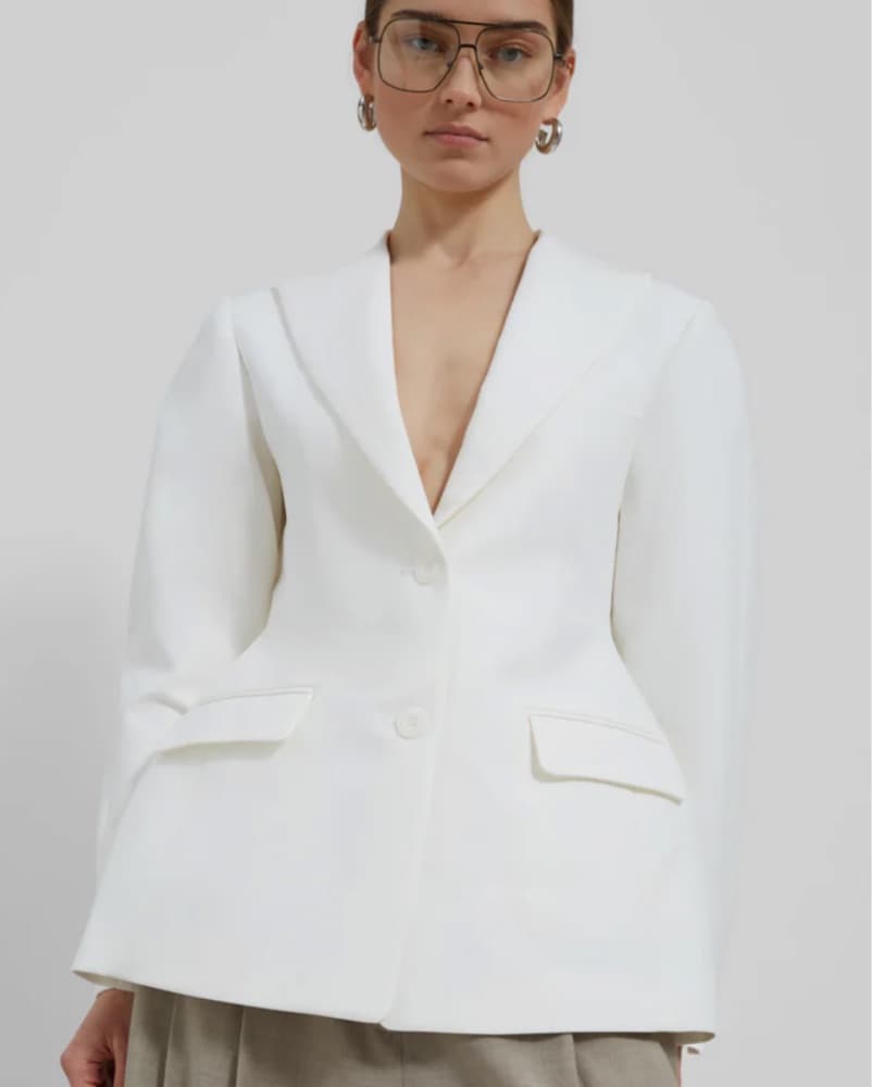 Chic Tailored White Blazer - Image 2