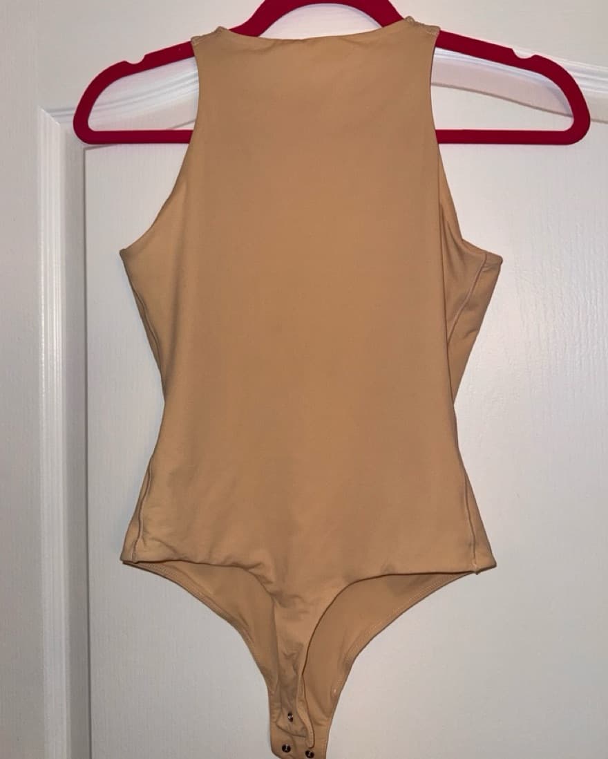 Skims Fits Everybody Bodysuit - Sand - Image 6