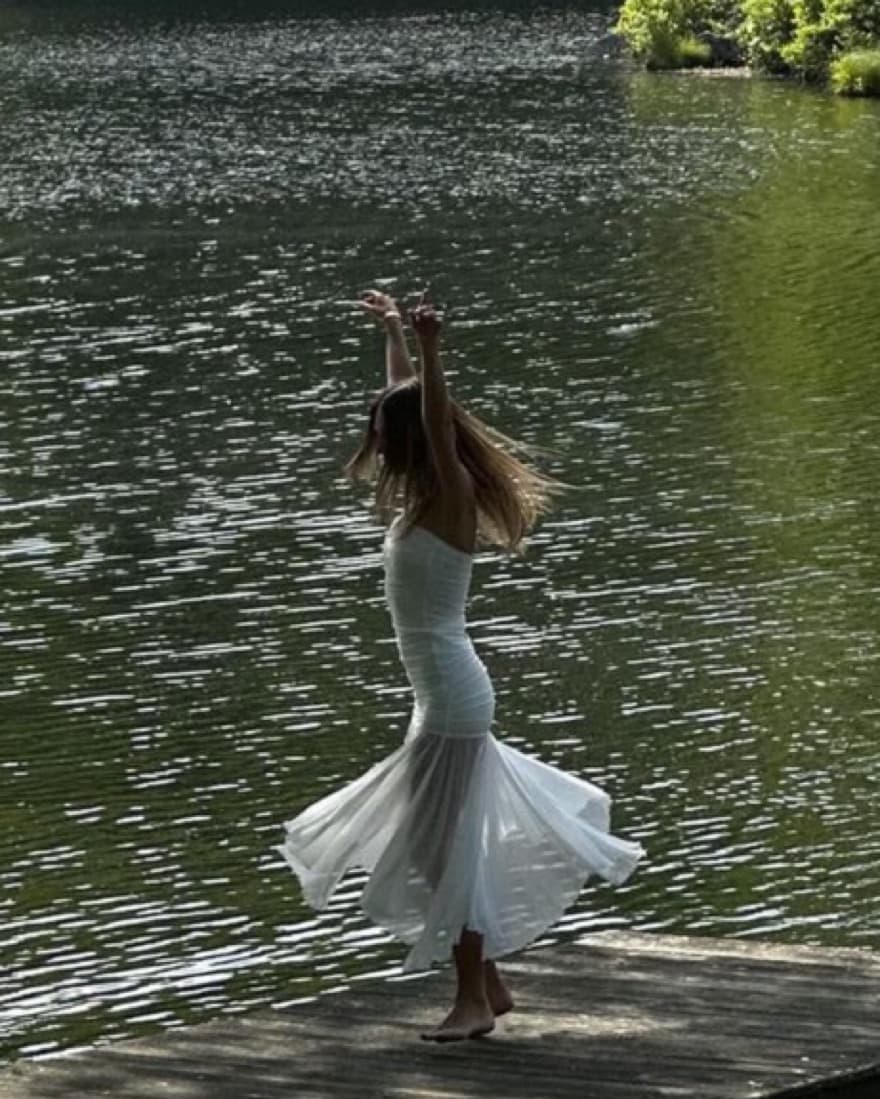 White midi dress - Image 3